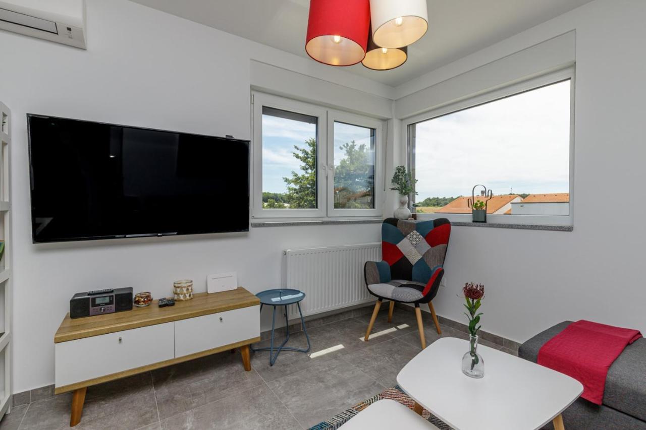 Sabena Apartment With Private Whirlpool Poreč Eksteriør billede